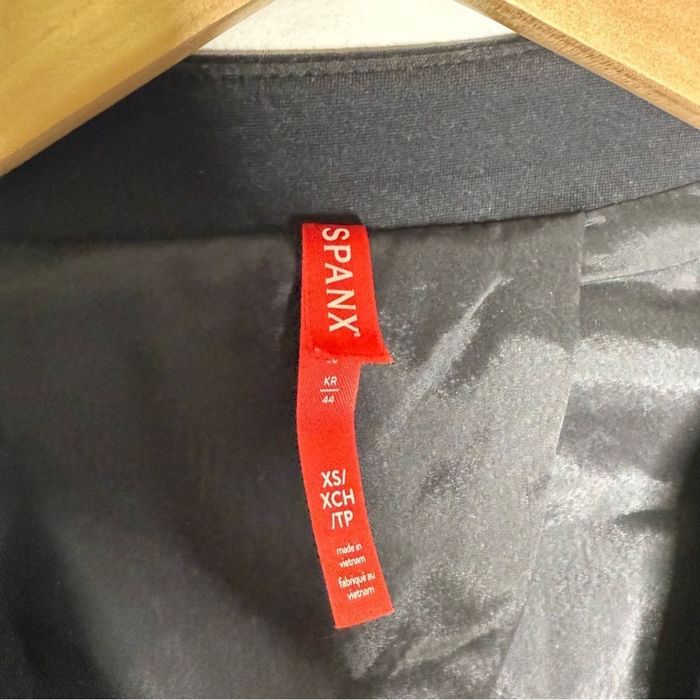 Spanx Black Collarless One Button Blazer Jacket S… - image 5